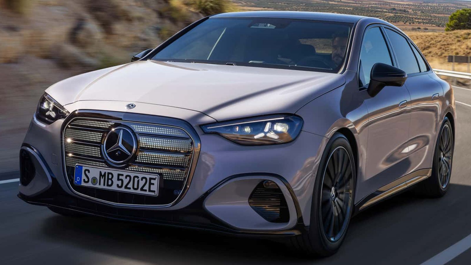 Ντεμπούτο για την πρώτη ηλεκτρική Mercedes C-Class 